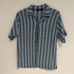Urban Outfitters Blue Stripped Button Up Size Small Like New